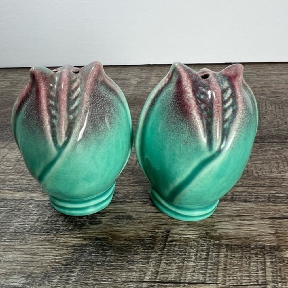 Mid Century Modern Tulip Salt & Pepper Shakers Purple Teal vintage Pottery MCM